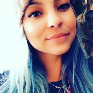 Meet your Posher, Crystal